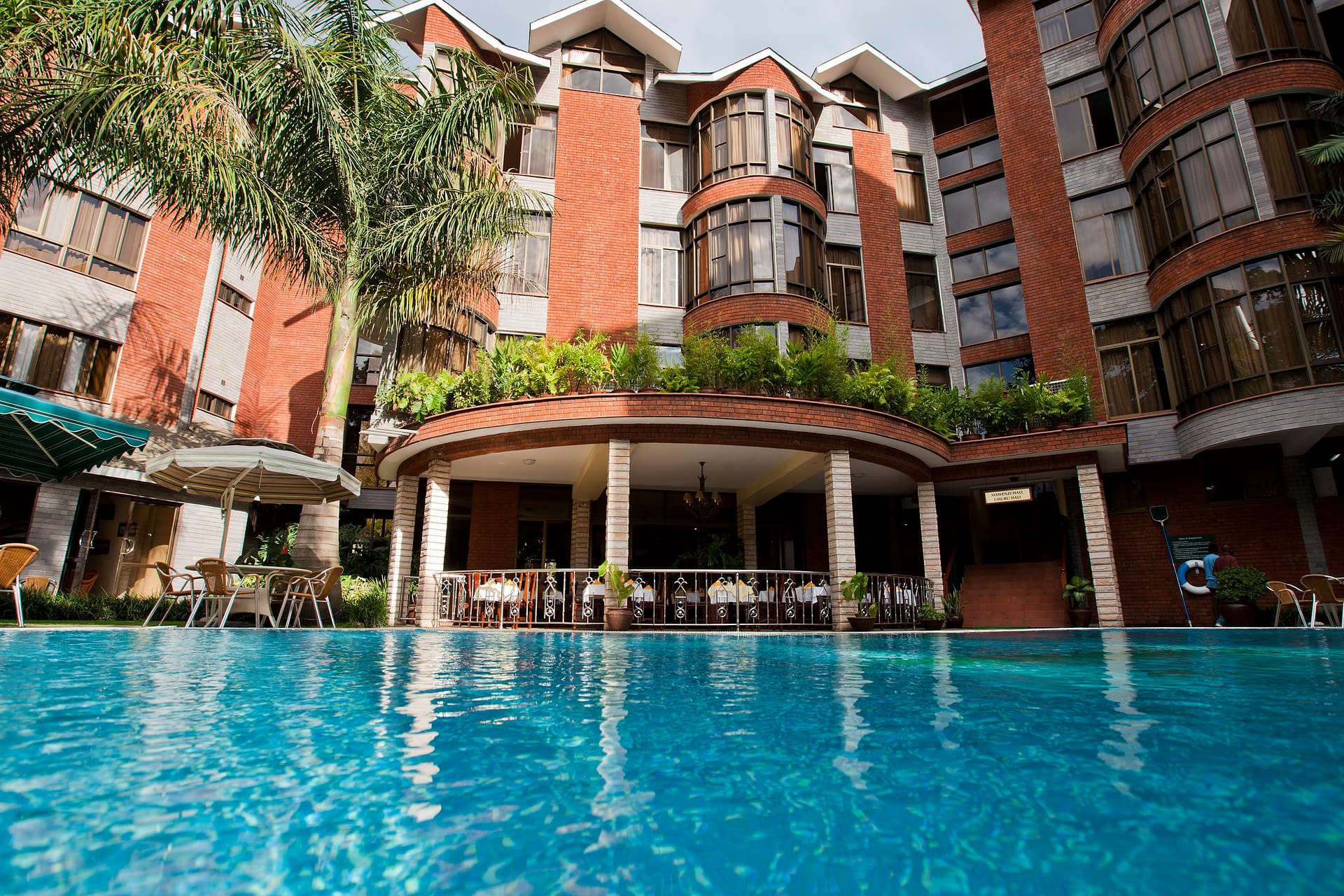 Mc‑Elly’s Hotel - Luxury safari lodge in Arusha National Park