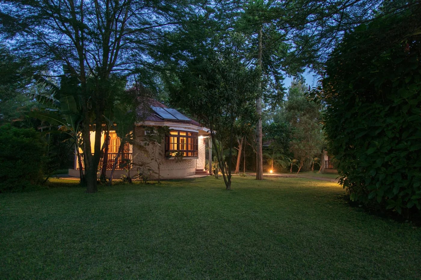 Arusha Planet Lodge - Luxury safari lodge in Arusha National Park